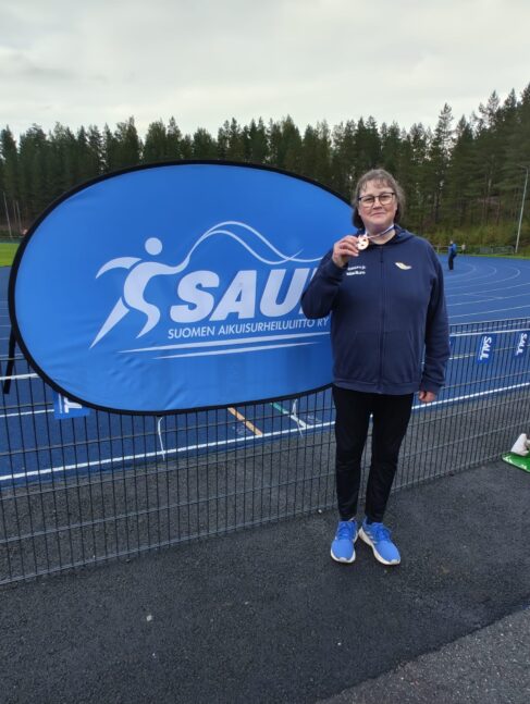 Nina Linnakylälle SAUL:n SM-pronssia heitto-ottelussa